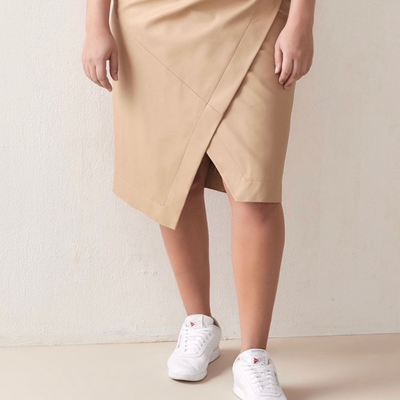 High-Waist Faux-Wrap Skirt - Picture 2 of 6